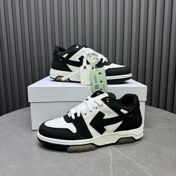 Off-White Sneakers - Picture 4 of 9
